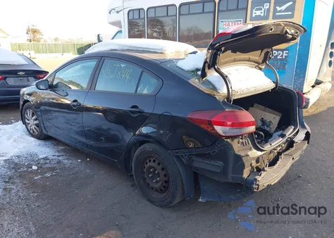 2017 Kia Forte Lx z USA, uszkodzony, nr VIN 3KPFK4A78HE088614